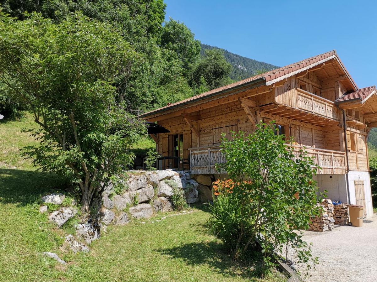 Magnifique Chalet Au Coeur Du Village Du Reposoir Le Reposoir Exterior photo