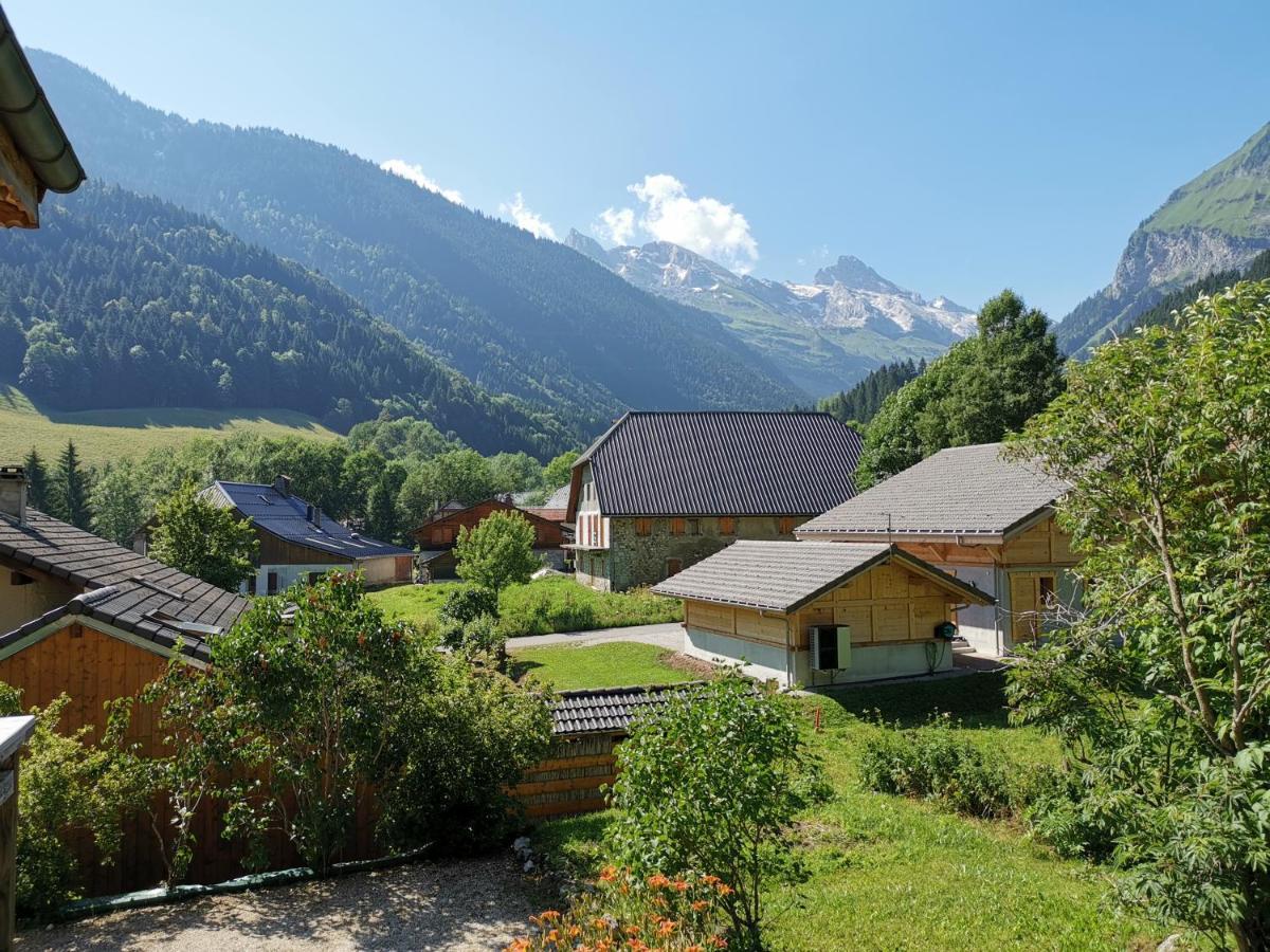 Magnifique Chalet Au Coeur Du Village Du Reposoir Le Reposoir Exterior photo